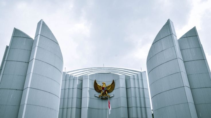 MERDEKA ITU JIKA DIIRINGI 3 HAL