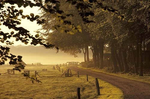JALANMU MUNGKIN BURUK, TAPI TUJUANMU PASTI INDAH