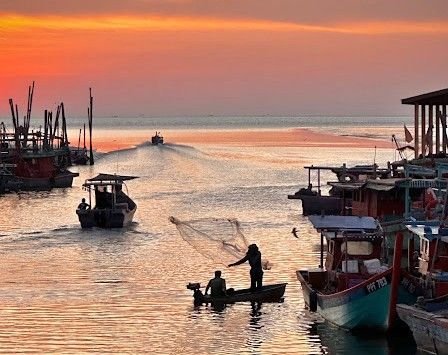 DI ANTARA WUJUD REZEKI BERLIMPAHMU