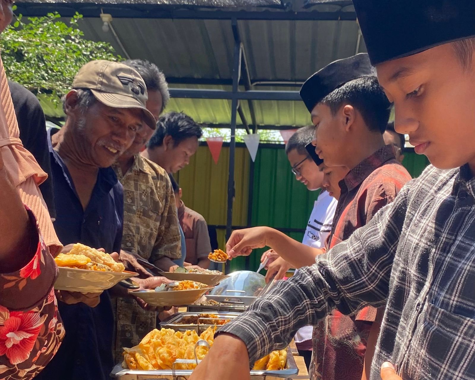 MASALAH TERBESAR PROGRAM MAKAN GRATIS