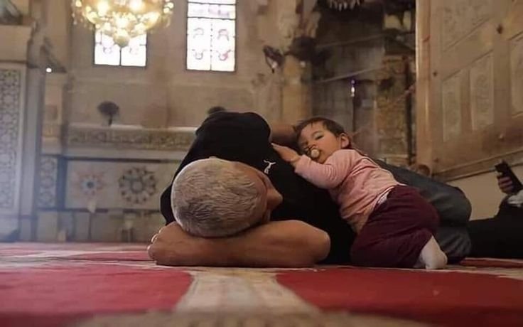 BEDA UJIAN YANG MENGHINAKAN DAN YANG MEMULIAKAN