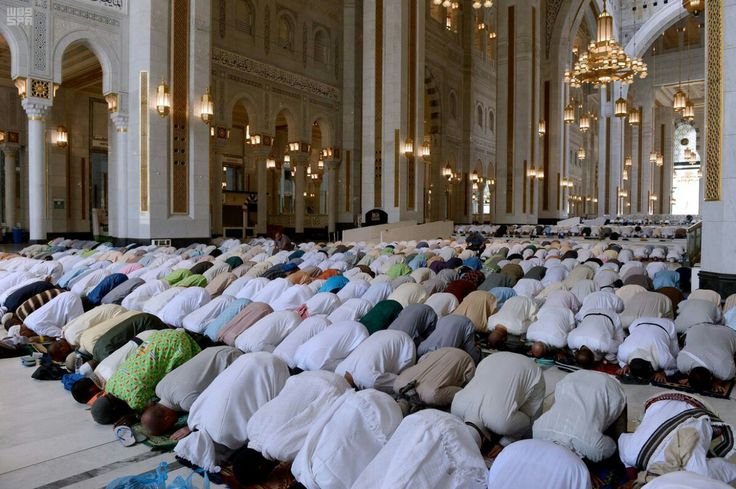 SYARAT HATI YANG DITINGGALI KEBAHAGIAAN