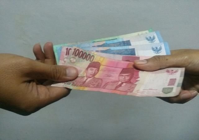 BERHUTANG TANPA MIKIR ITU ZHOLIM