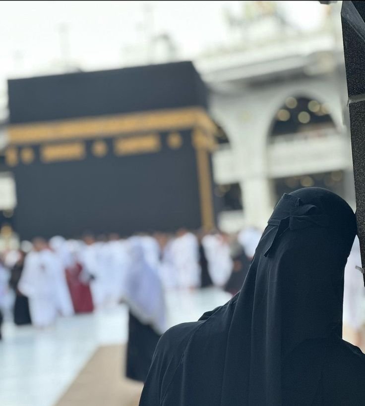 HARUSNYA AKU JATUH CINTA