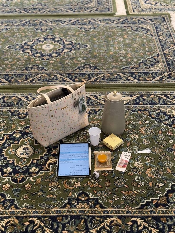 BOLEHKAH ISTRI BERSEDEKAH TANPA IZIN SUAMI??